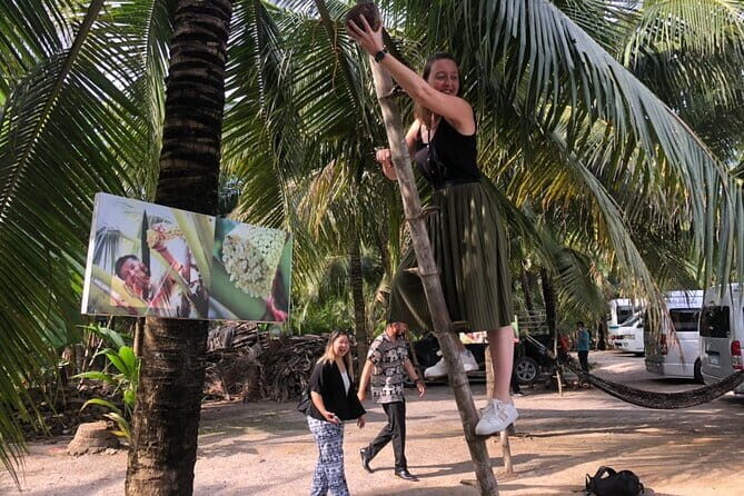 Floating and Railway Markets with Kwan Damnoen Restuarant - A Closer Look at the Itinerary and What You Can Expect