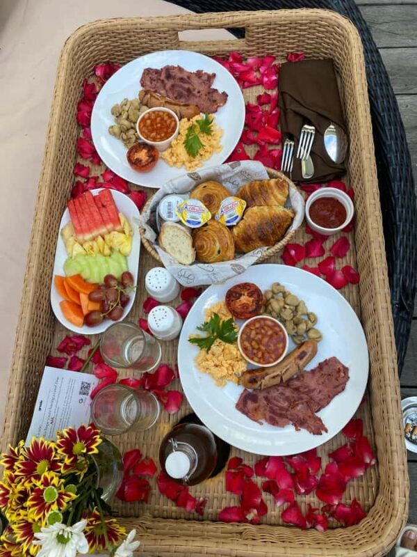 Floating Breakfast Delivery in Bali: International Breakfast - The Experience at a Glance