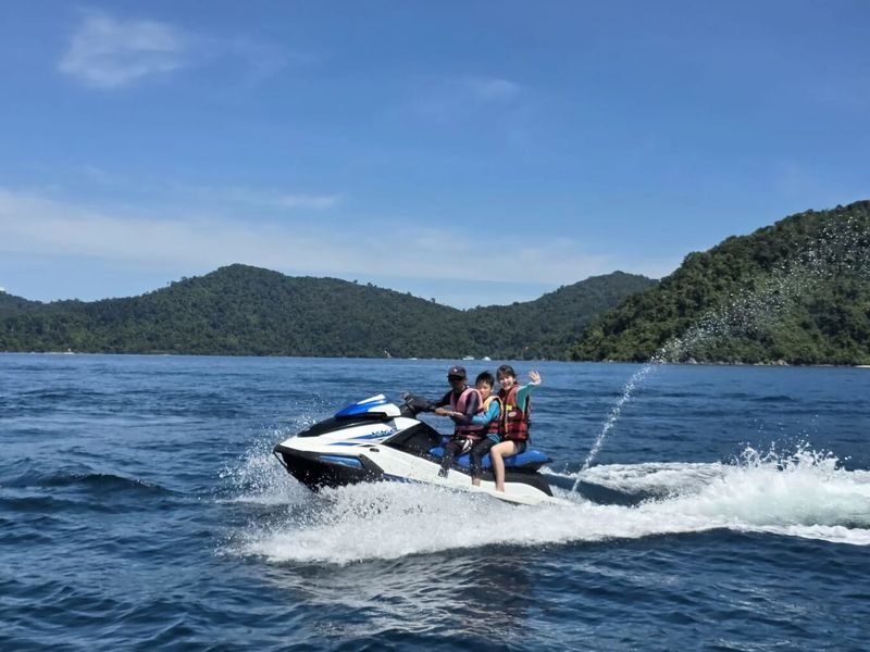 Floating Club House Island Hopping Day Tour at Gaya Island, Sabah - Buffet lunch with a sea view