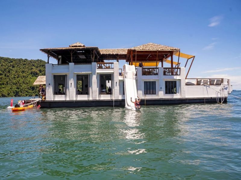 Floating Club House Island Hopping Day Tour at Gaya Island, Sabah - Sapi Island: a quick change of scene