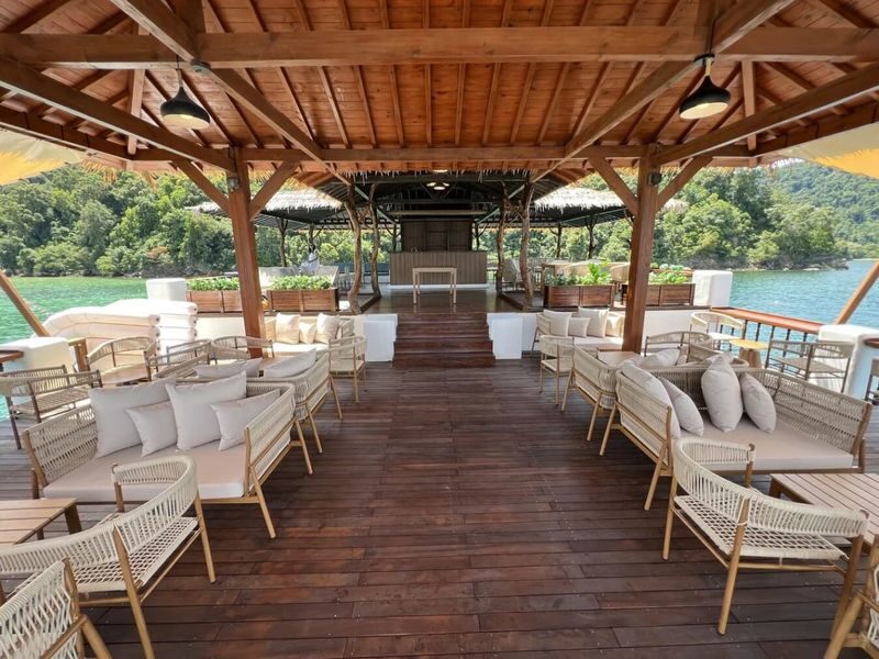 Floating Club House Island Hopping Day Tour at Gaya Island, Sabah - What the price gets you