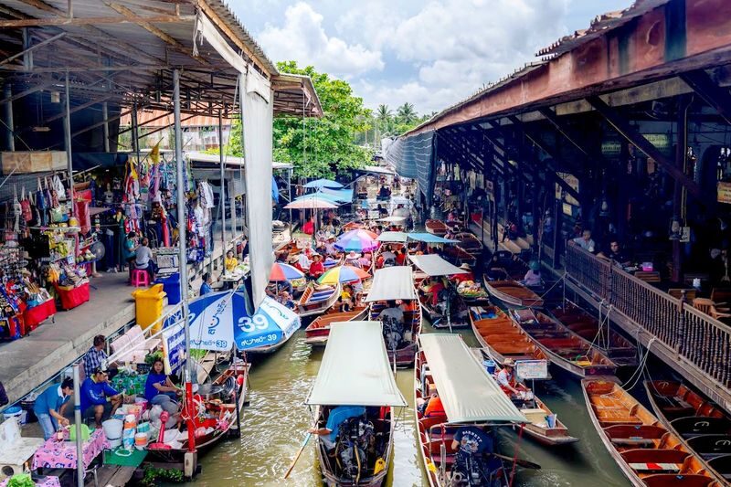 Floating Market and Ratchaburi Landmark Day Tour from Bangkok - A Bangkok day trip with very different stops