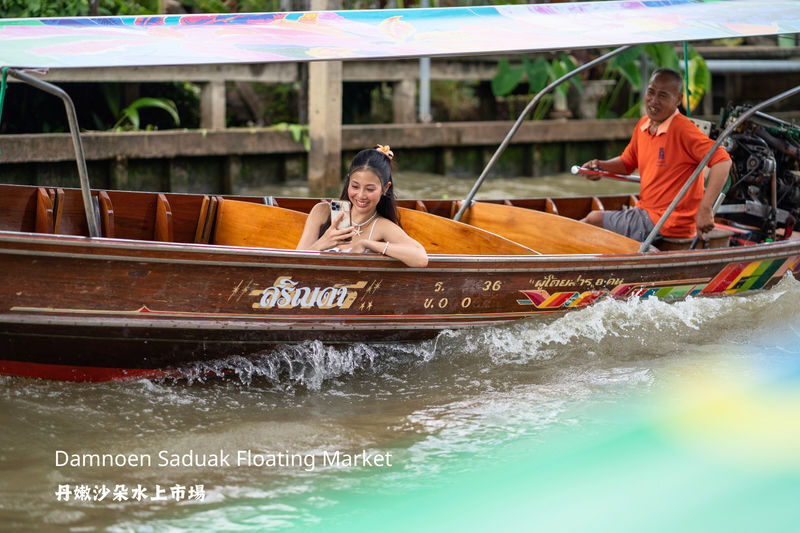 Floating Market & Michelin Delights Light-Luxury Day Tour by AK GO - The bus, pickup, and pace of the day