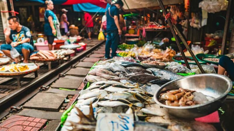 Floating Market on Paddle Boat & Dragon Temple Private Tour - Good To Know
