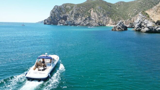 Floaty Tours Sesimbra - Private Boat Tour - Guided Tour Features