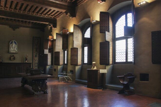 Florence: 1-Hour Private Tour of an Ancient Florentine House - Full Description of the Tour