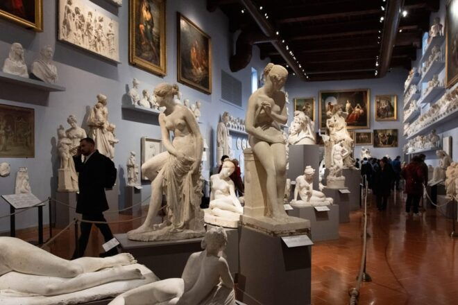 Florence: Accademia Small-Group Audioguide Tour & Live Guide - Tour Details and Duration