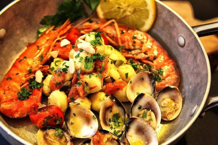 Florence: City Tour + Wine & Food Tasting at Osteria dell'OK - Who Should Consider This Tour?