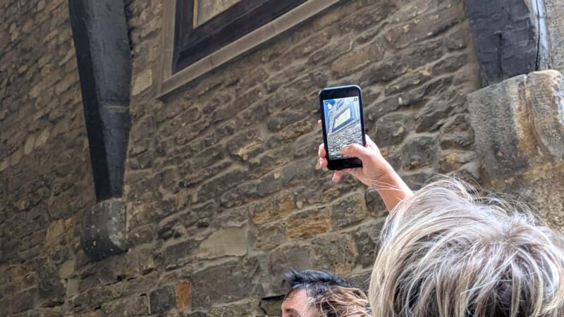 Florence Crimes, Murders & Ghosts Walking Tour with Tastings - The Guide and Group Dynamics