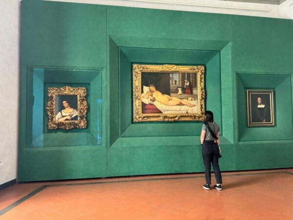Florence: Fast Track Uffizi Gallery Small-Group Tour - Group Size & Accessibility