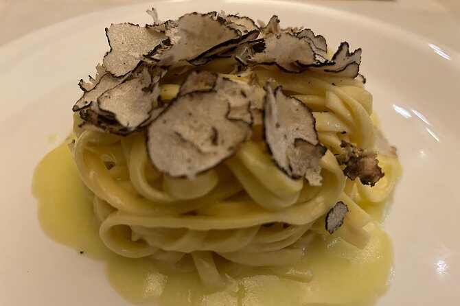 Florence Food Tour With Dinner & Fine Wine - Indulge in Traditional Florentine Dishes