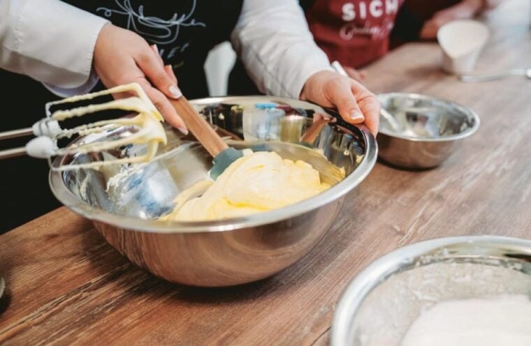 Florence: Fresh Pasta and Tiramisu Cooking Class - Who Should Consider This Experience?
