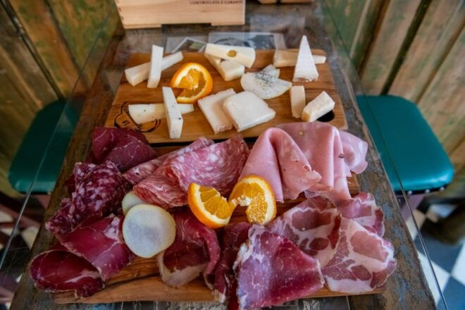 Florence: Guided Food Walking Tour With Tasting - Review Summary