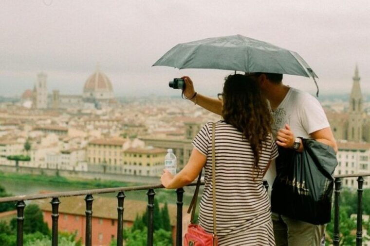 Florence: Must-See Attractions Walking Tour - Exploring Piazza Della Repubblica