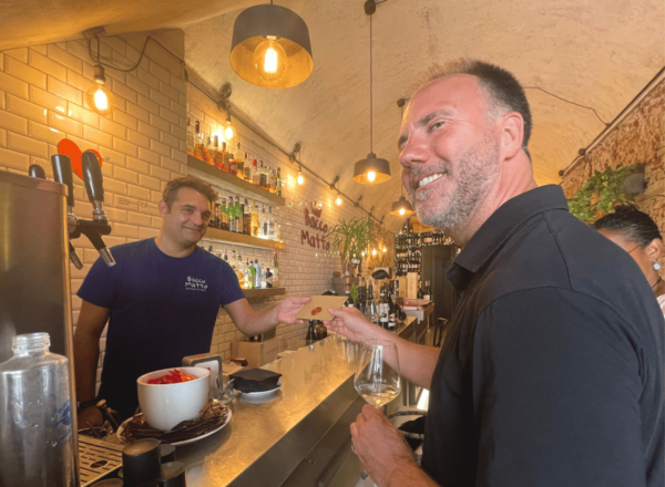 Florence: Mystery Walking Tour and Wine Tasting - Tasting Fine Wines