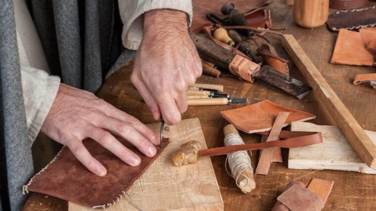 Florence: Oltrarno Artisans and Wine Windows - Exploring Artisan Culture