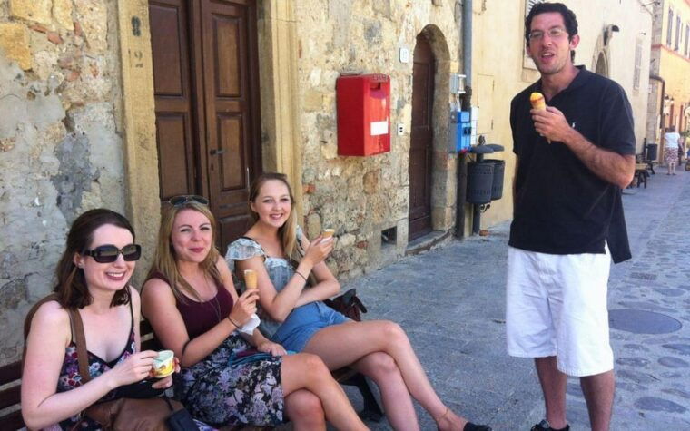 Florence: Oltrarno Artisans and Wine Windows - Traditional Etchings and Landscapes