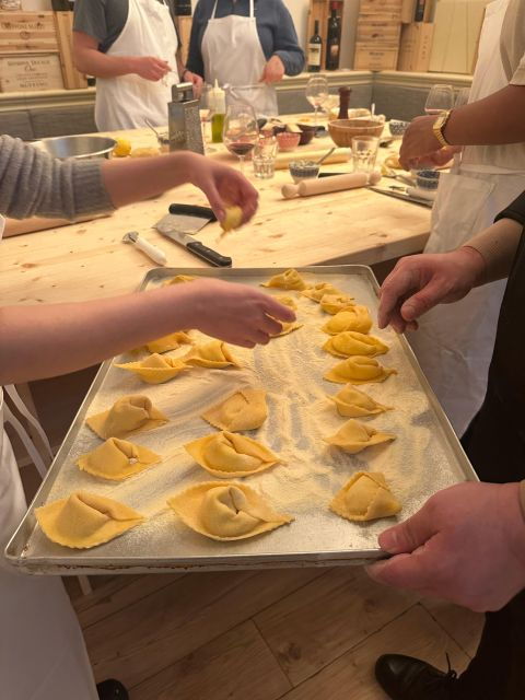 Florence: Pasta Cooking Class With Unlimited Wine - Meeting Point and Availability