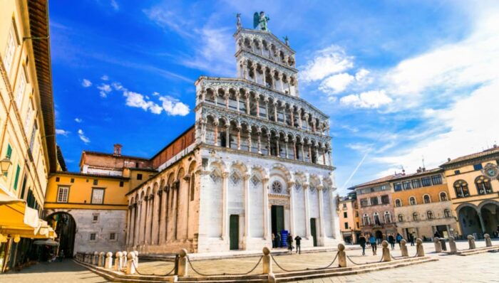 Florence: Pisa & Lucca Day Tour With Buccellato Cake Tasting - Meeting Point and Essential Information