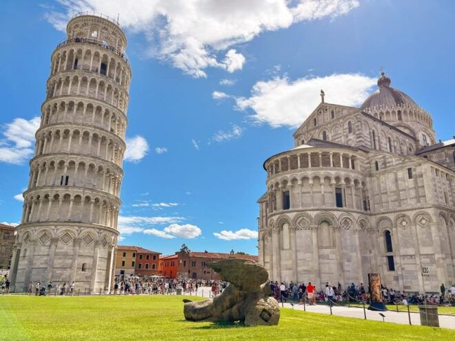 Florence: Pisa & Lucca Day Trip With Buccellato Cake Tasting - Discovering Lucca