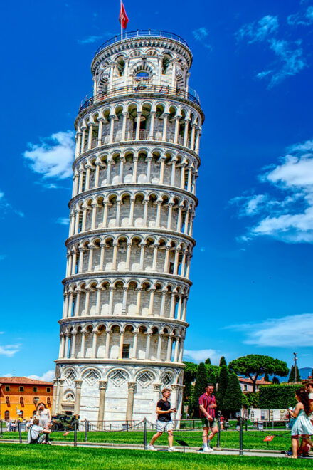 Florence: Pisa - Lucca Private Full Day Tour - Discovering Lucca