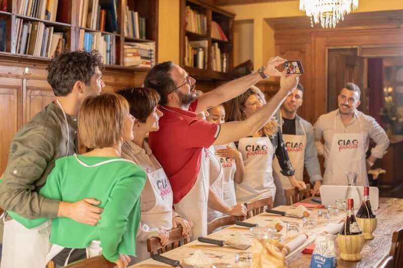 Florence: Pizza and Gelato Experience With Unlimited Wine - Good To Know