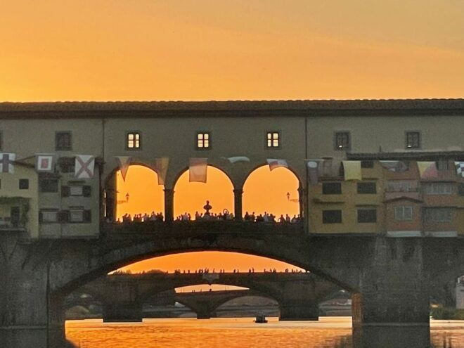 Florence: Ponte Vecchio Rafting Experience With Aperitif - Meeting Point