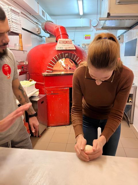 Florence: Private Pizza Making Class With Wine Tasting - Facilities and Accessibility
