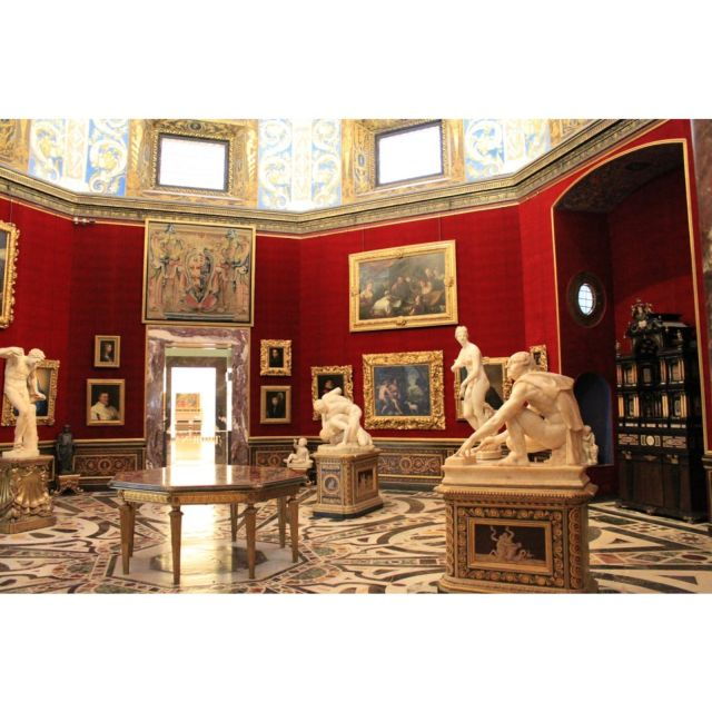 Florence: Private Uffizi Gallery & City Walking Guided Tour - Tour Experience