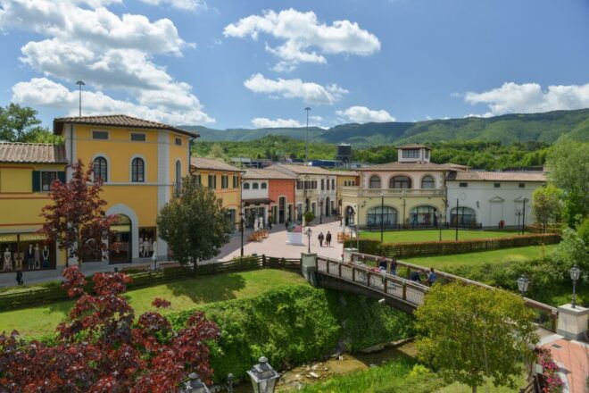 Florence: Shuttle Bus to Barberino Designer Outlet - Select Participants and Date