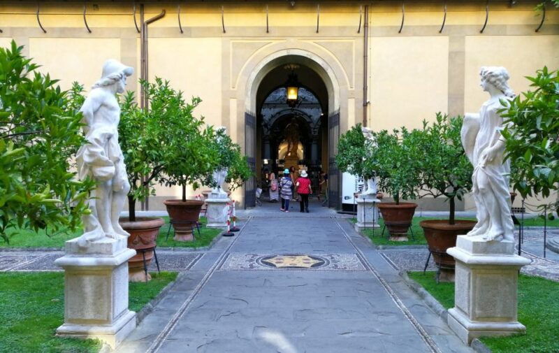 Florence Walking Tour History of the City & of the Medici - Iconic Sites Along the Tour Route