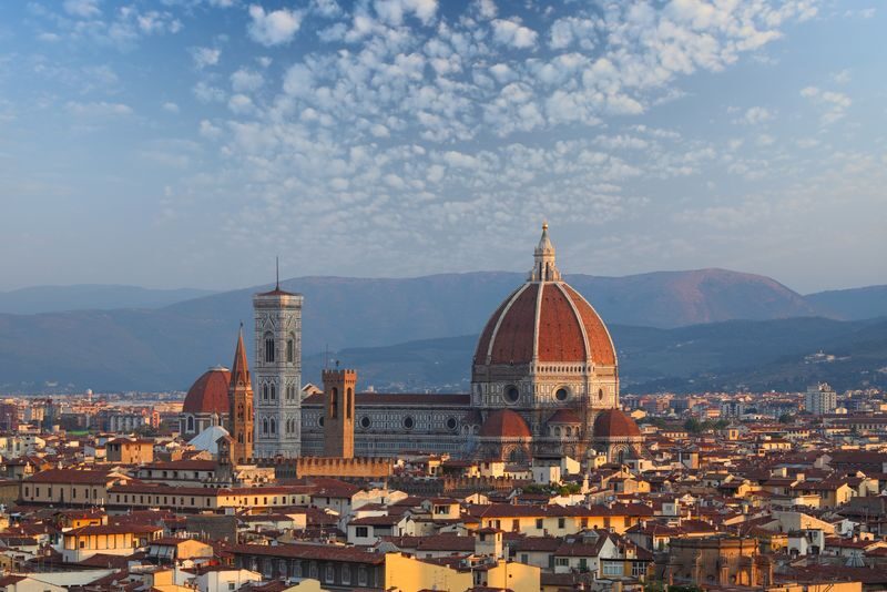 Florence Walking Tour with Accademia Gallery & David of Michelangelo - Guides, headsets and the pace of the walk