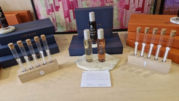 Florence: Wine-tasting Experience in Front of Ponte Vecchio - Experience Highlights