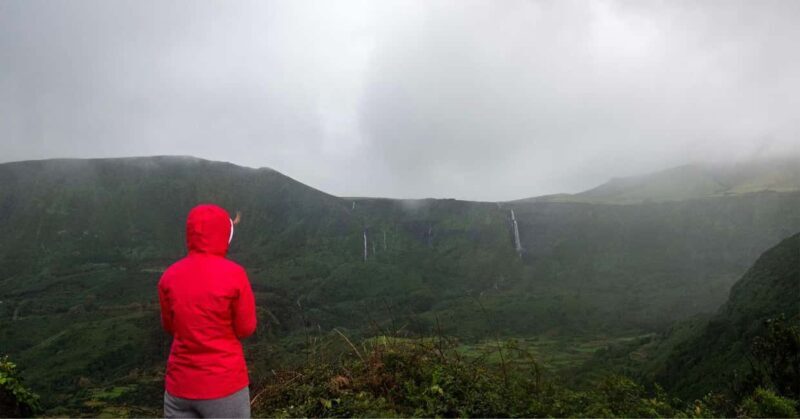Flores Island: Full-Day Guided Tour - Guides and Local Insights