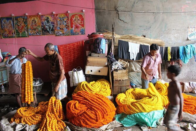 Flower Market Colors and Ganges Ghat Experience - Exploring the Itinerary