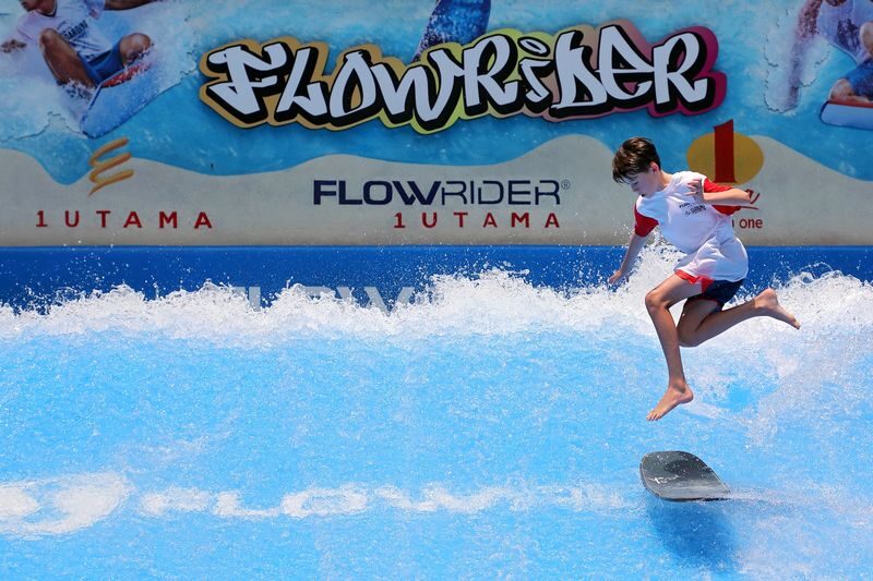 FlowRider 1 Utama Surfing Experience in Kuala Lumpur - FlowRider 1 Utama at a glance