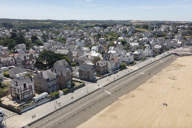 Fly Over the Val-André in a Drone - Meeting and Pickup