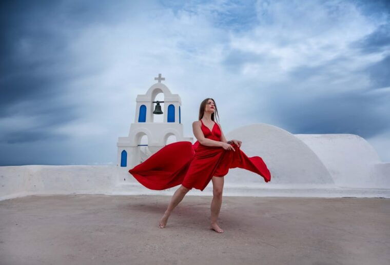 Flying Dress Photography in Oia, Santorini - Who Is This Tour Best For?