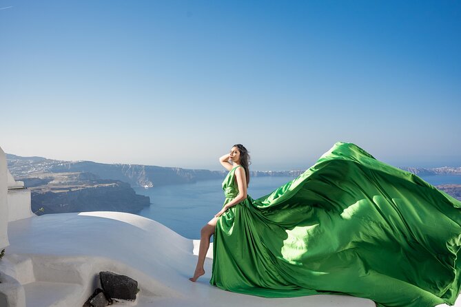 Flying Dress Photoshoot Tour in Santorini - Tour Location and Duration