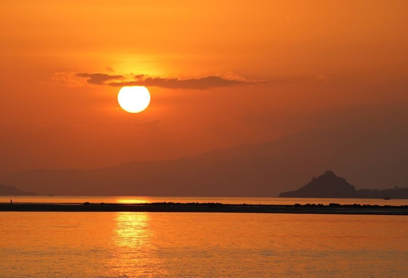 Flying Fox Sunset Cruise Private Boat Charter Komodo Labuan Bajo - Why Kalong Island is worth a sunset trip