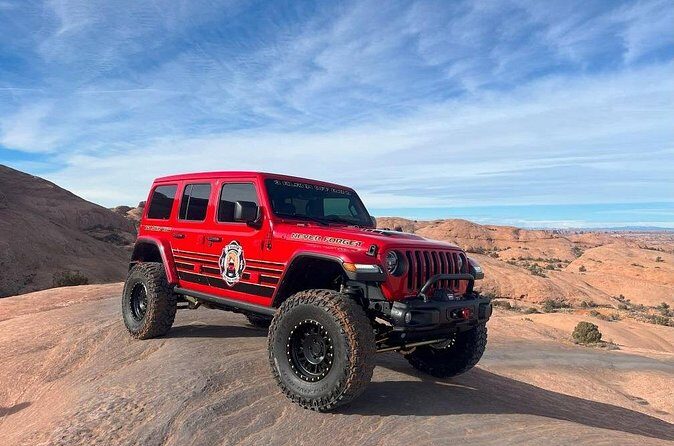 Follow Along and Ride Along Off Road Jeep Tours in Moab Utah - The Sum Up