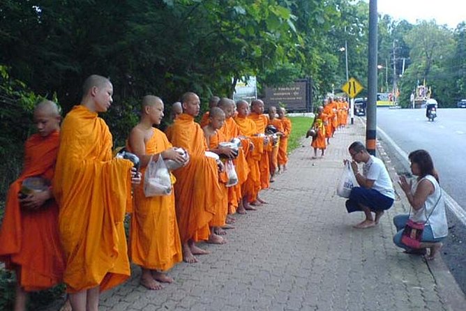 Follow Monks Trails Hiking & Alms Offering Doi Suthep - Tour Reviews