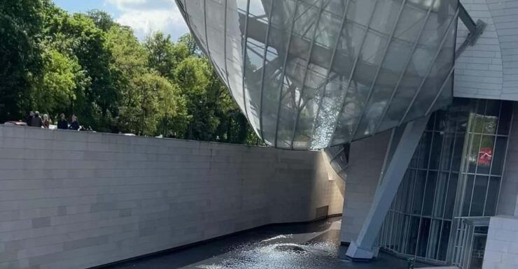 Fondation Louis Vuitton: Ticket Entry & 4h Private Tour - Meeting Point Details