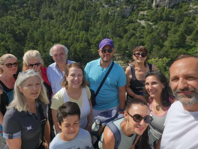 Fontaine-de-Vaucluse: Guided tour, the Mysteries of the Gouffre Open to all - Interactive and Engaging Elements