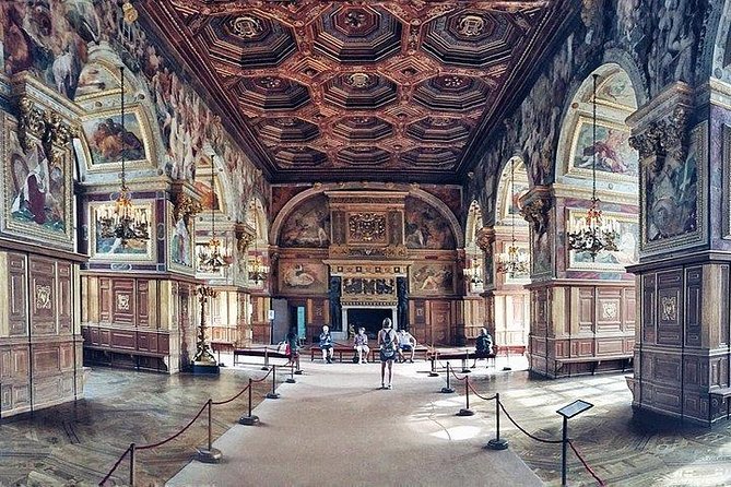 Fontainebleau and Vaux Le Vicomte Private Day Tour From Paris - Tour Details and Inclusions