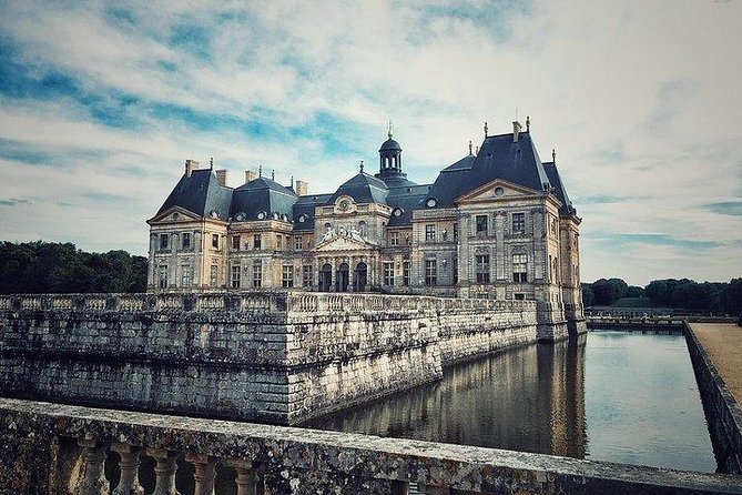 Fontainebleau and Vaux Le Vicomte Private Day Tour From Paris - The Sum Up