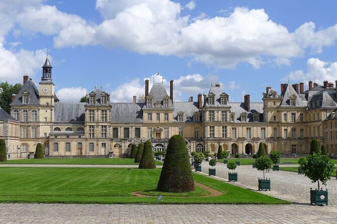 Fontainebleau Palace : Private Guided Tour - Overview of Fontainebleau Palace