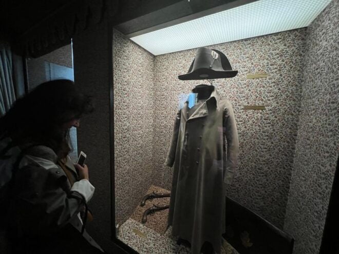 Fontainebleau Palace :Skip the Line Small Group Guided Tour - Reserve Now & Pay Later