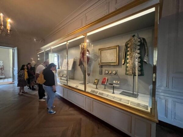 Fontainebleau Palace :Skip the Line Small Group Guided Tour - Common Questions