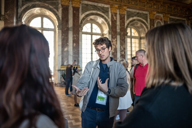 Fontainebleau & Vaux-Le-Vicomte Trip With Local Guide & Private Transportation - Local Guide Expertise